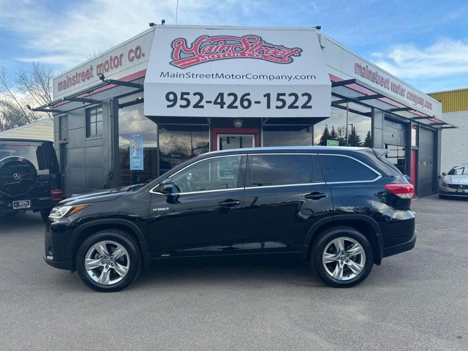 used 2019 Toyota Highlander Hybrid car, priced at $27,450