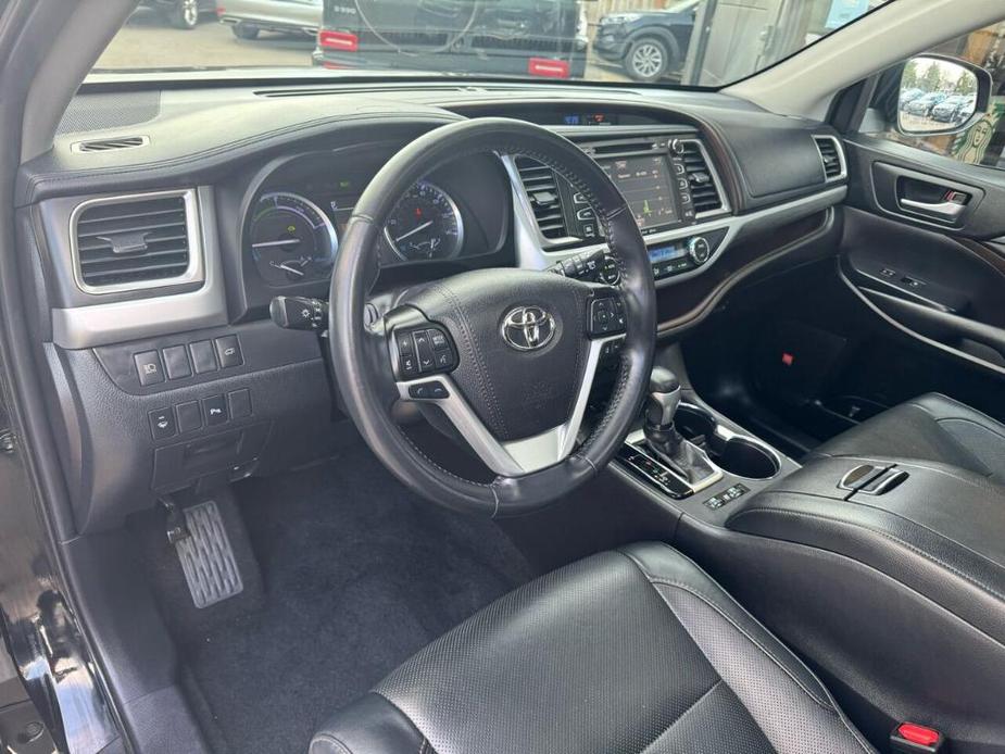 used 2019 Toyota Highlander Hybrid car, priced at $27,450