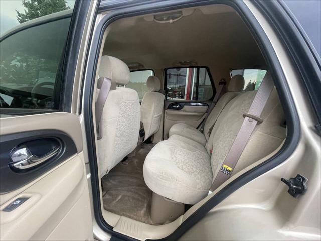 used 2004 GMC Envoy car, priced at $4,995