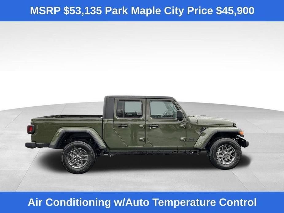 new 2024 Jeep Gladiator car, priced at $43,500