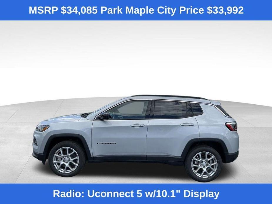 new 2024 Jeep Compass car, priced at $27,992