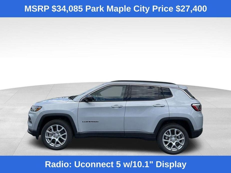 new 2024 Jeep Compass car, priced at $27,400