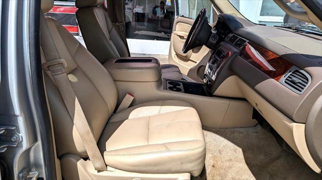 used 2014 Chevrolet Suburban car, priced at $11,495