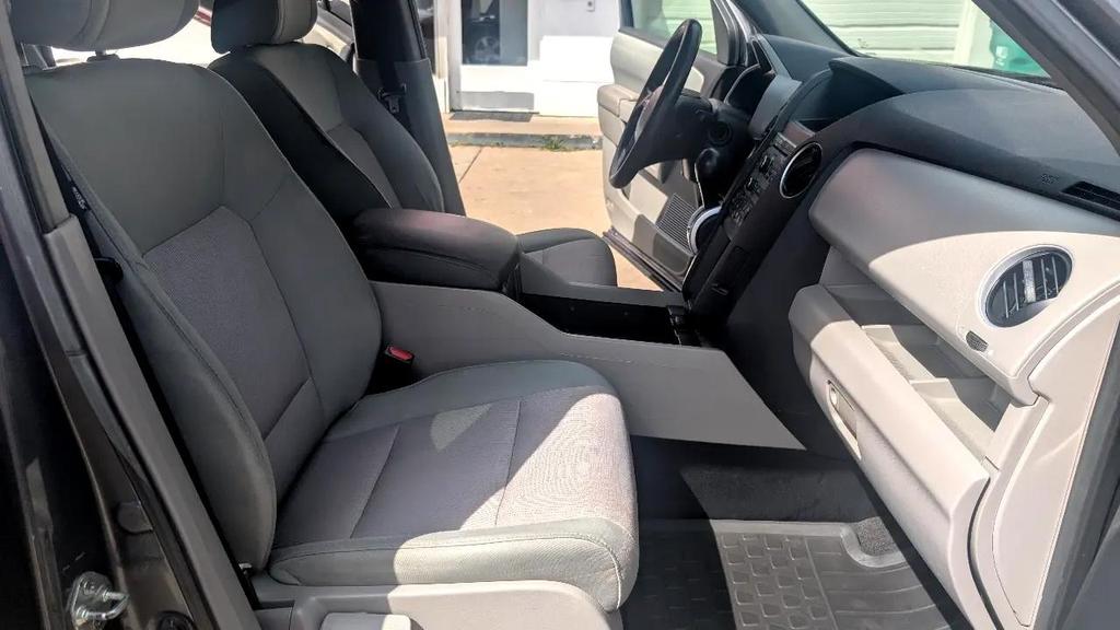used 2010 Honda Pilot car, priced at $7,495