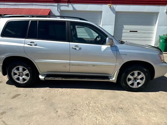used 2002 Toyota Highlander car, priced at $5,995