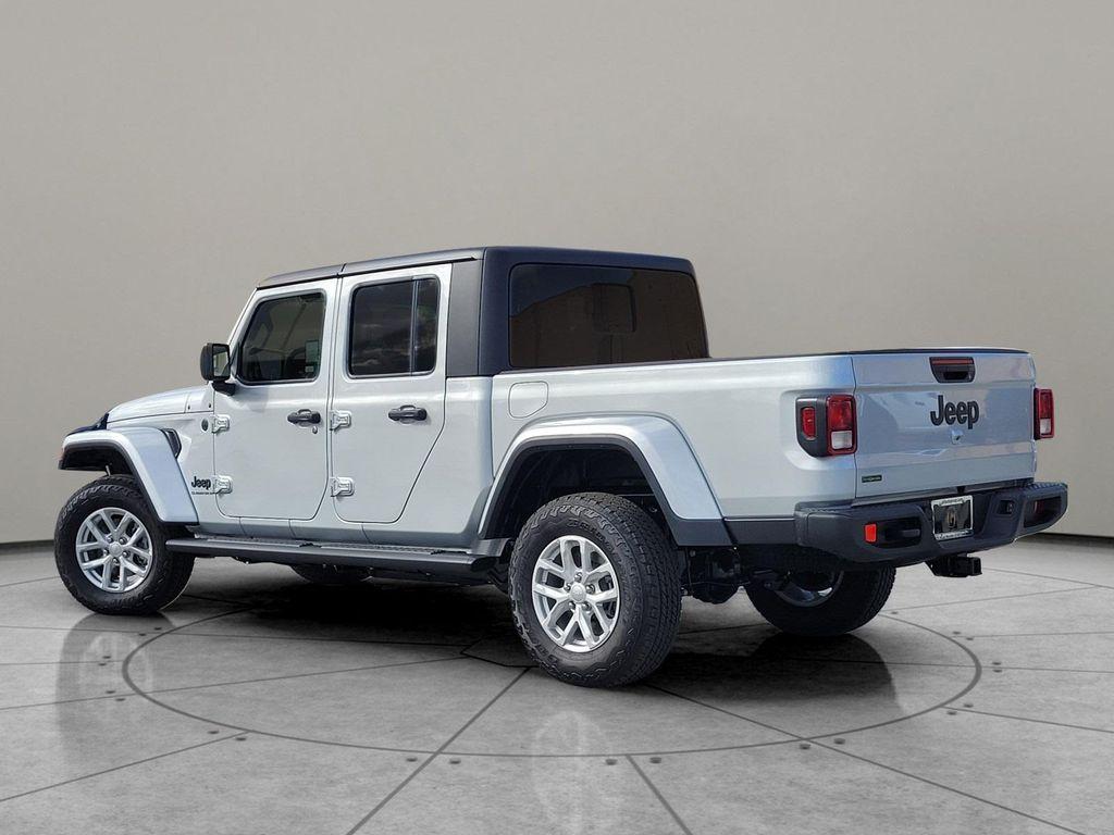 new 2023 Jeep Gladiator car, priced at $47,496
