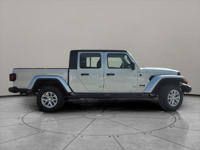 new 2023 Jeep Gladiator car, priced at $38,375