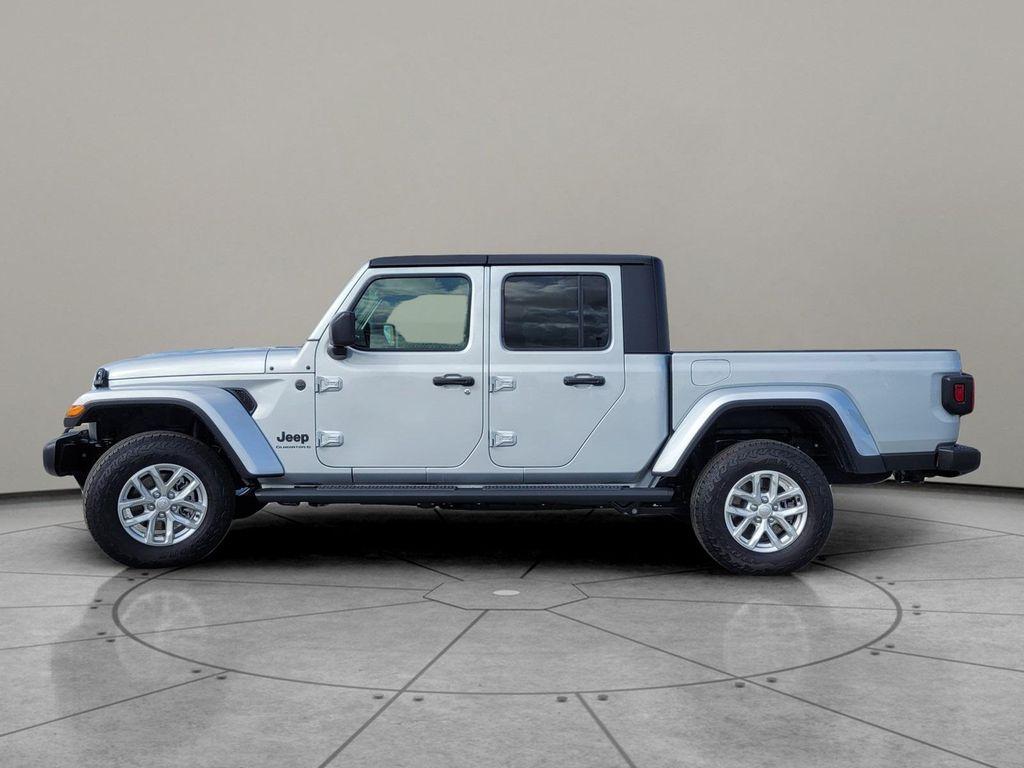 new 2023 Jeep Gladiator car, priced at $47,496