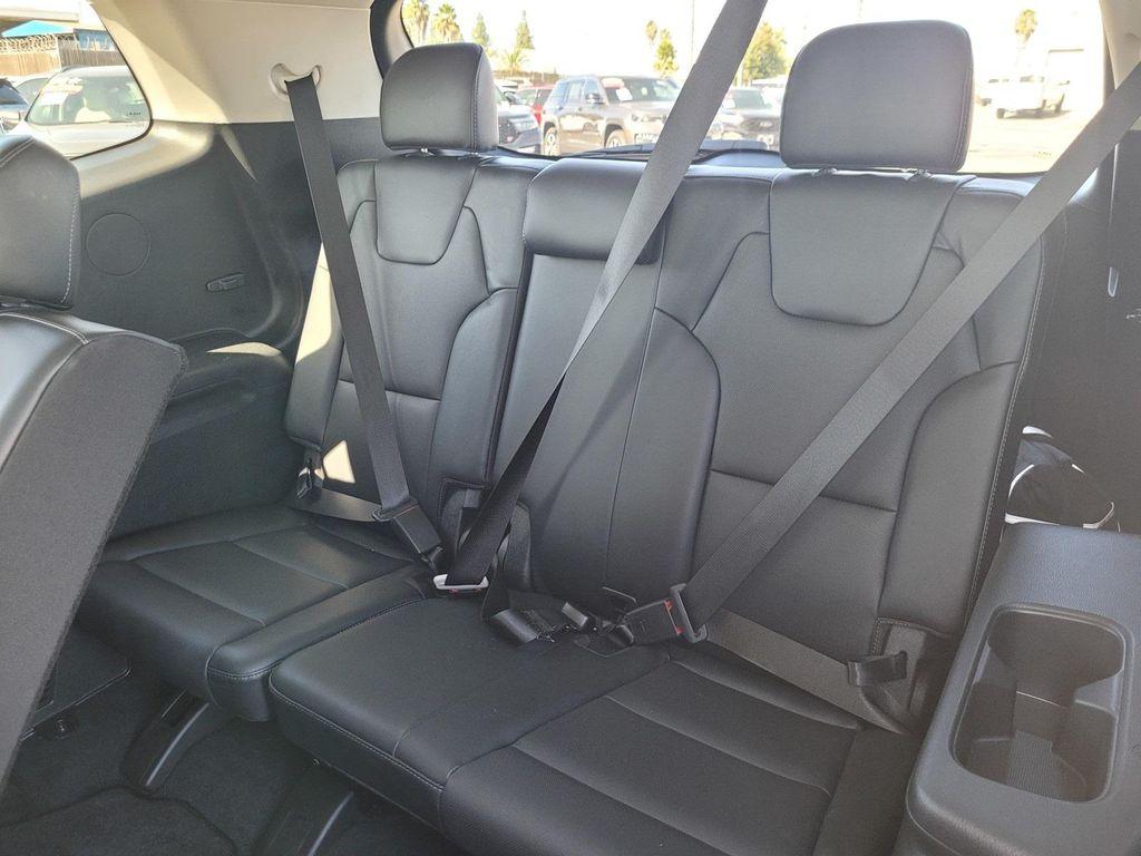 used 2024 Kia Telluride car, priced at $30,400