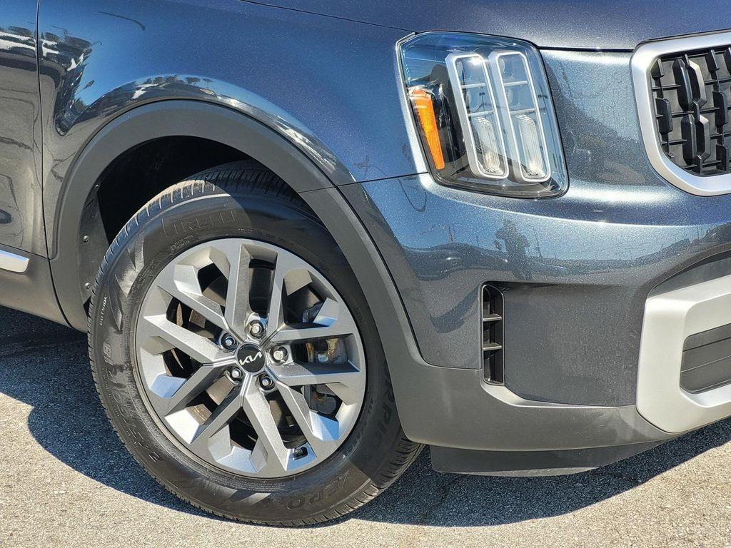 used 2024 Kia Telluride car, priced at $30,400