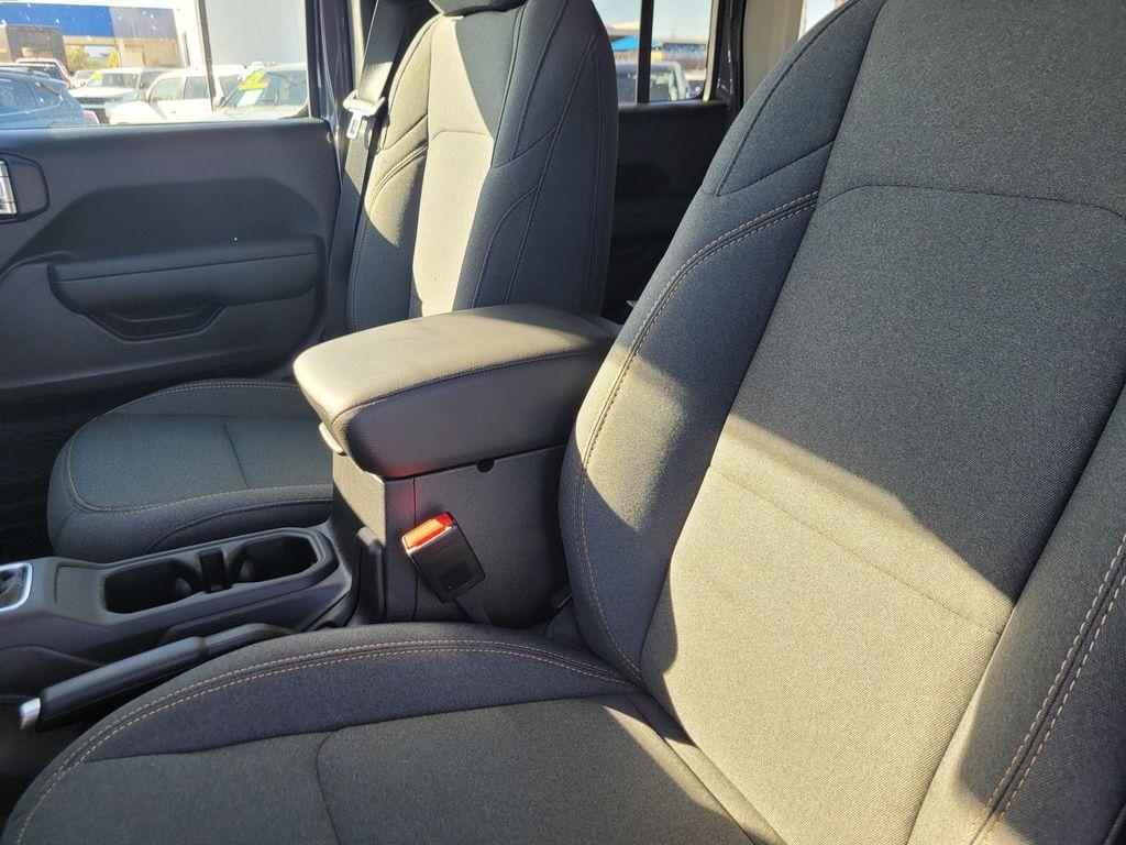 new 2025 Jeep Wrangler car, priced at $52,315