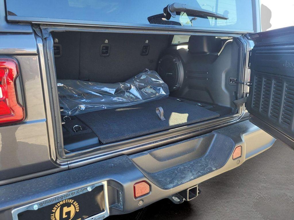 new 2025 Jeep Wrangler car, priced at $52,315