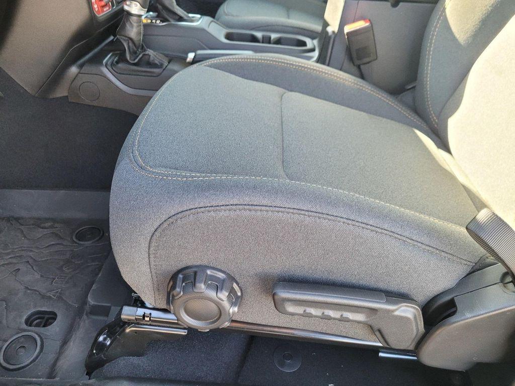 new 2025 Jeep Wrangler car, priced at $52,315