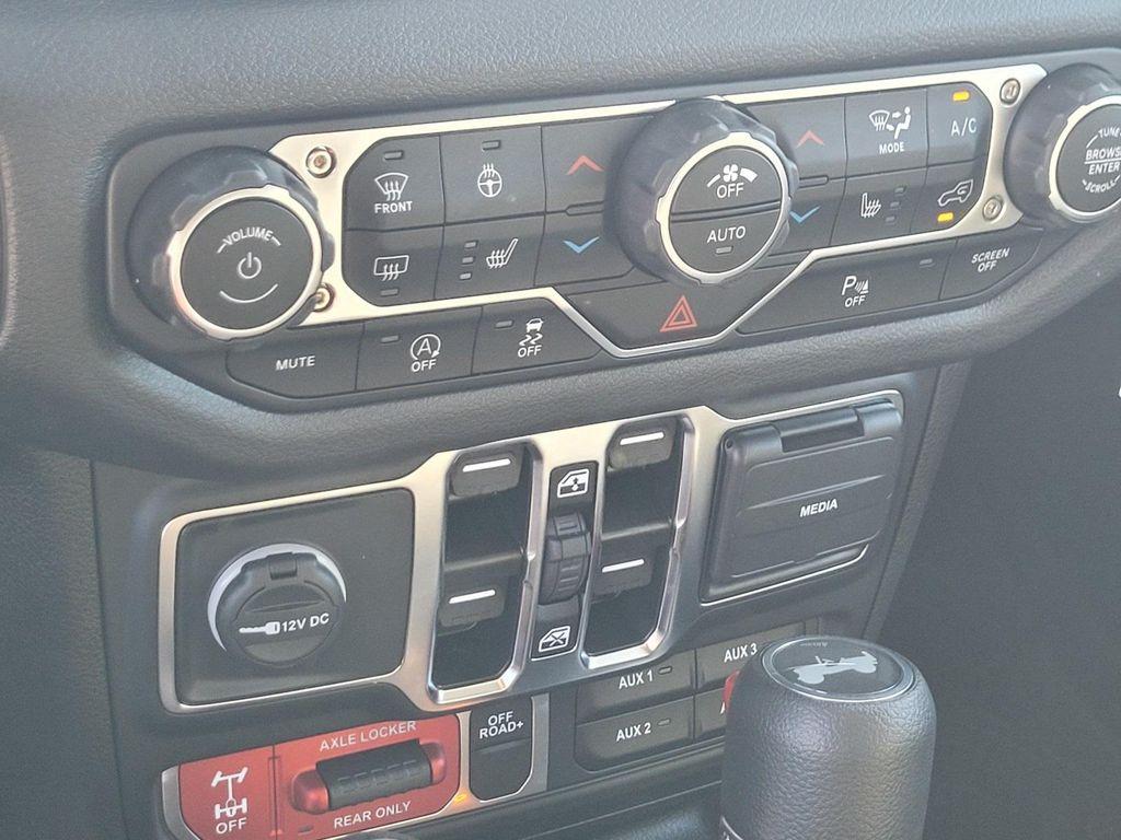 new 2025 Jeep Wrangler car, priced at $52,315