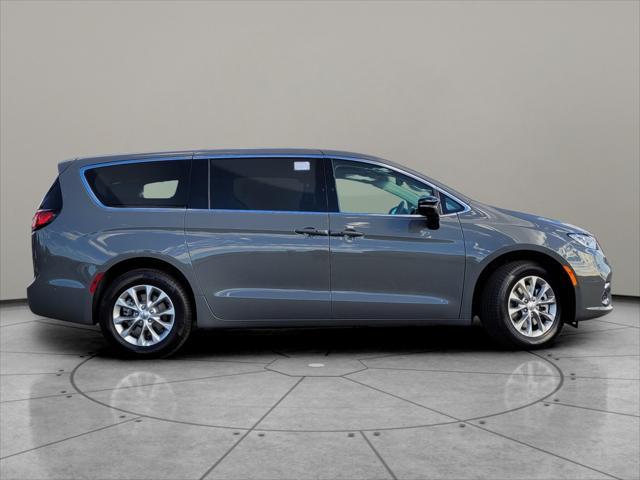 new 2024 Chrysler Pacifica car, priced at $50,325