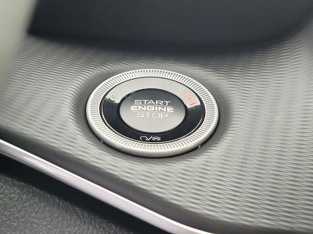 new 2025 Jeep Grand Cherokee car, priced at $43,125