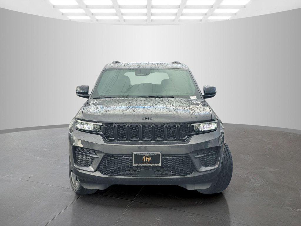 new 2025 Jeep Grand Cherokee car, priced at $43,125