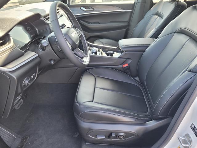 new 2025 Jeep Grand Cherokee car