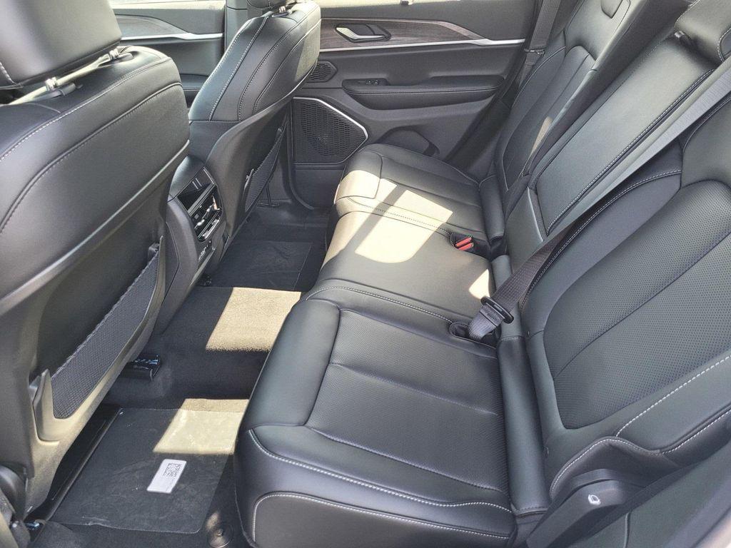 new 2025 Jeep Grand Cherokee car, priced at $54,348