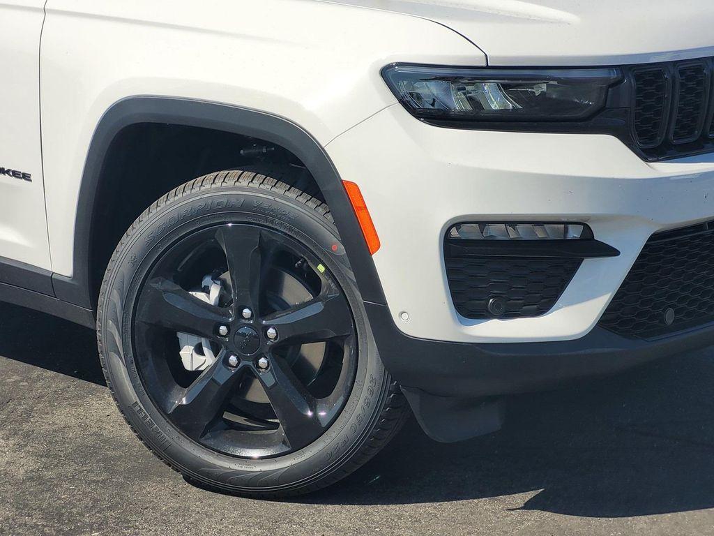 new 2025 Jeep Grand Cherokee car, priced at $54,348