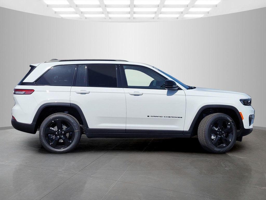 new 2025 Jeep Grand Cherokee car, priced at $54,348