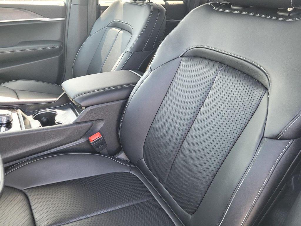 new 2025 Jeep Grand Cherokee car, priced at $54,348