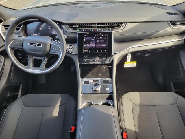 new 2025 Jeep Grand Cherokee car, priced at $41,625