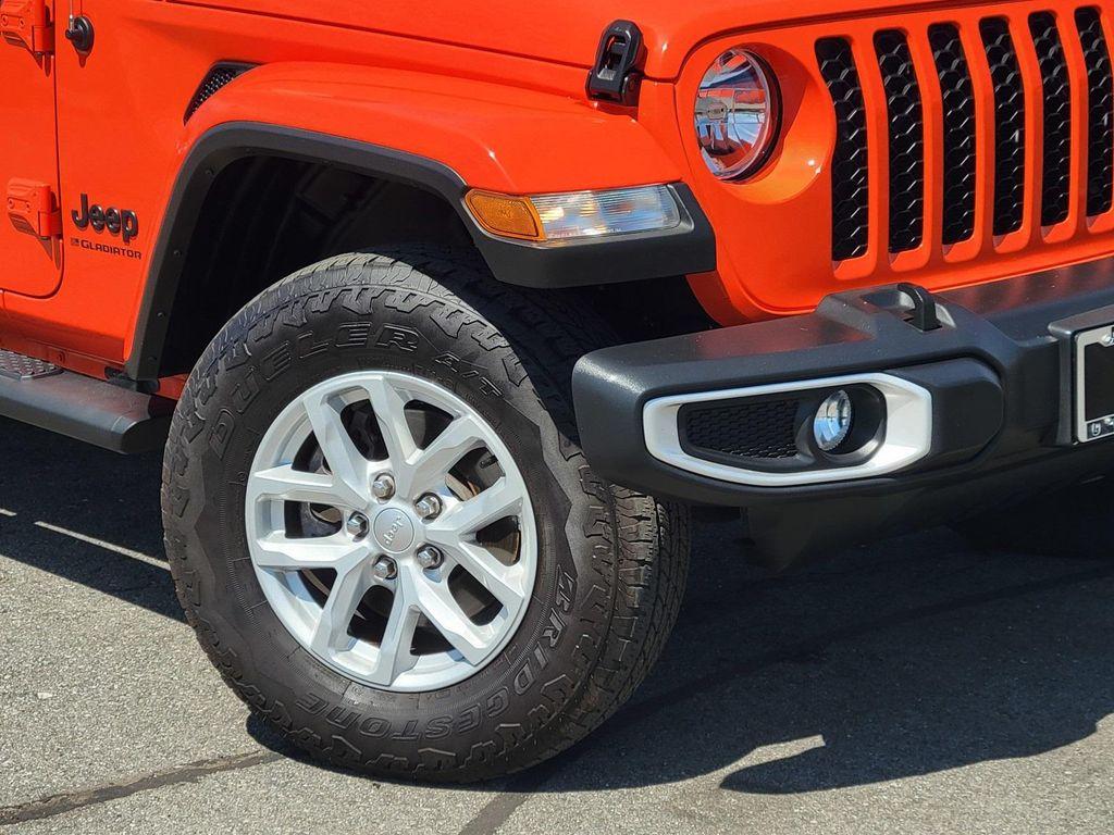 used 2023 Jeep Gladiator car, priced at $38,192
