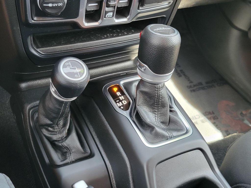 used 2023 Jeep Gladiator car, priced at $38,192