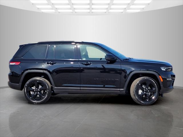 new 2025 Jeep Grand Cherokee car, priced at $53,730