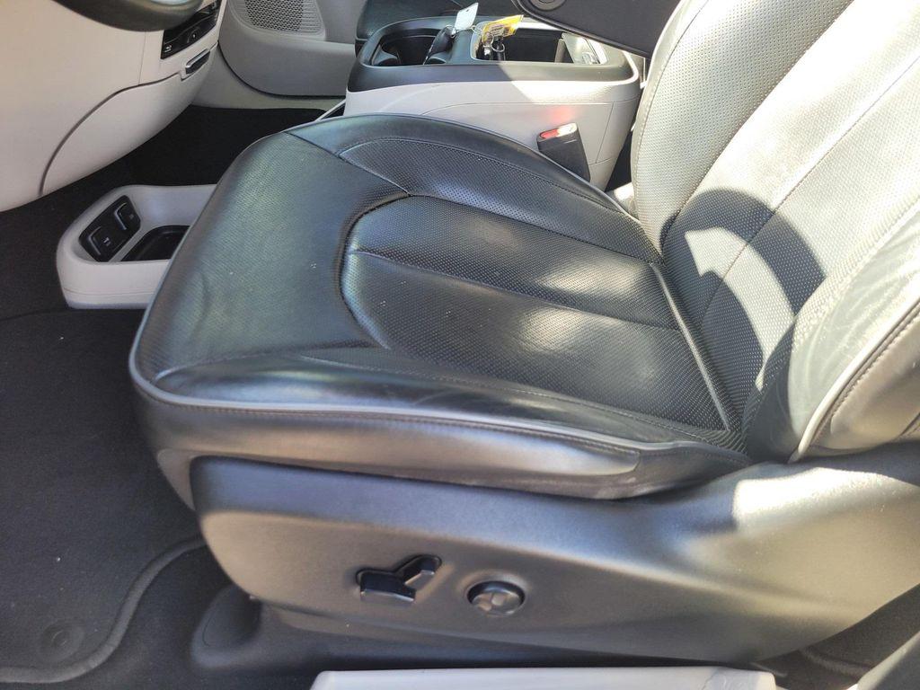 used 2020 Chrysler Pacifica car, priced at $23,600