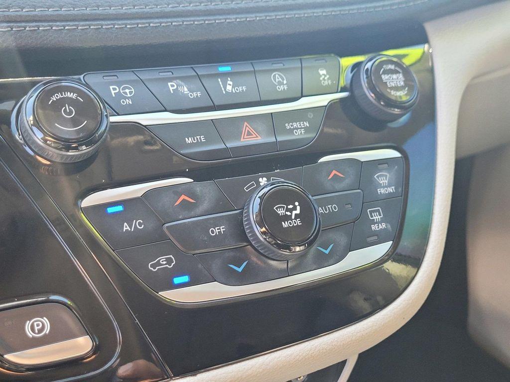 used 2020 Chrysler Pacifica car, priced at $23,600