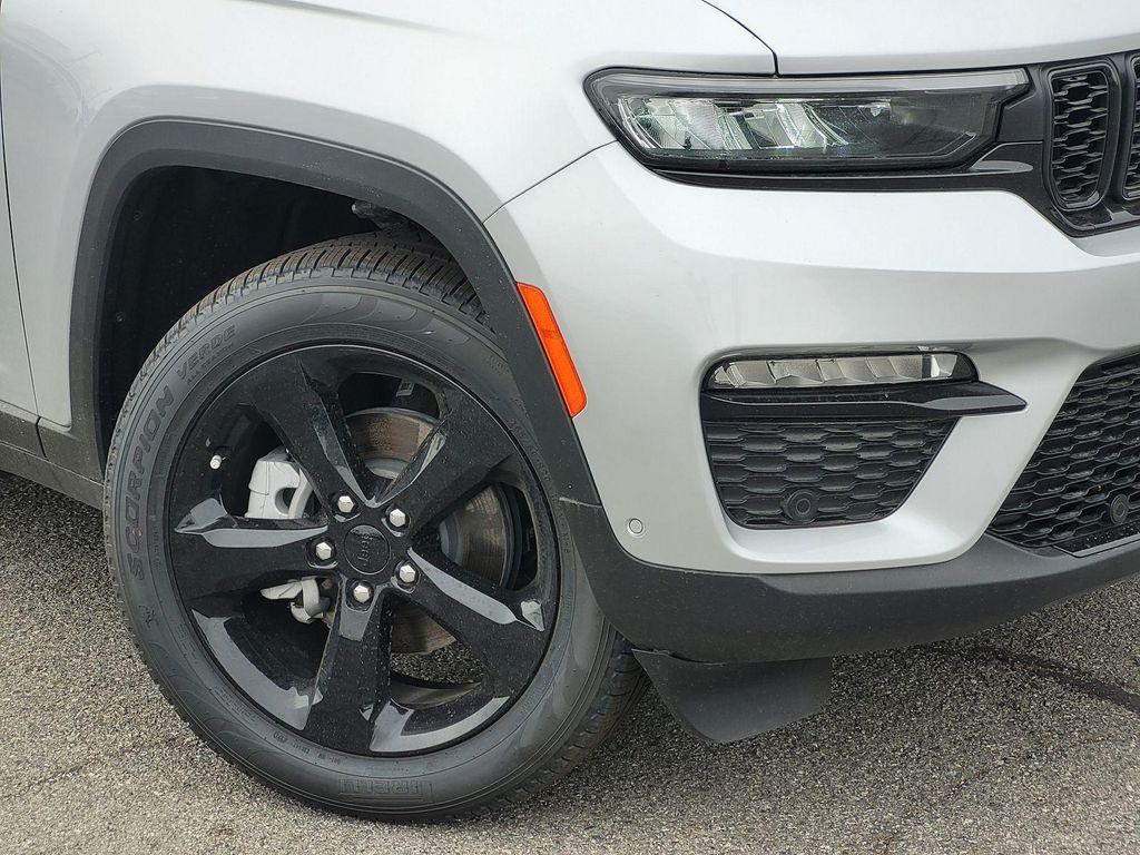 new 2025 Jeep Grand Cherokee car, priced at $53,210
