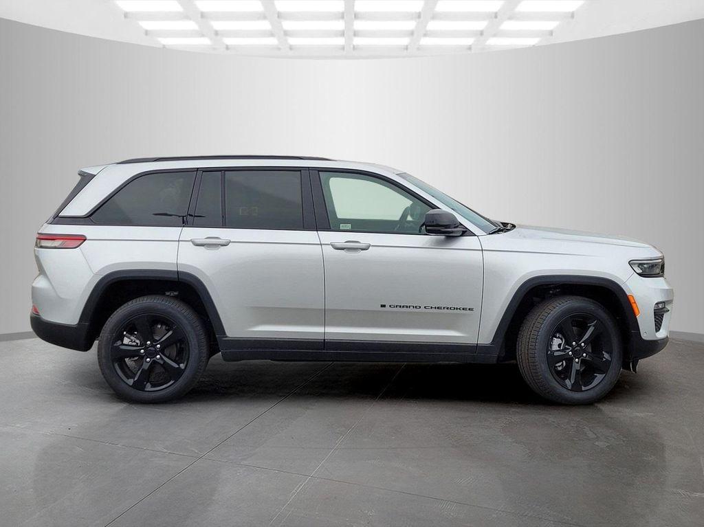 new 2025 Jeep Grand Cherokee car, priced at $53,210