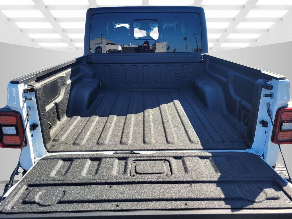 new 2025 Jeep Gladiator car, priced at $47,995