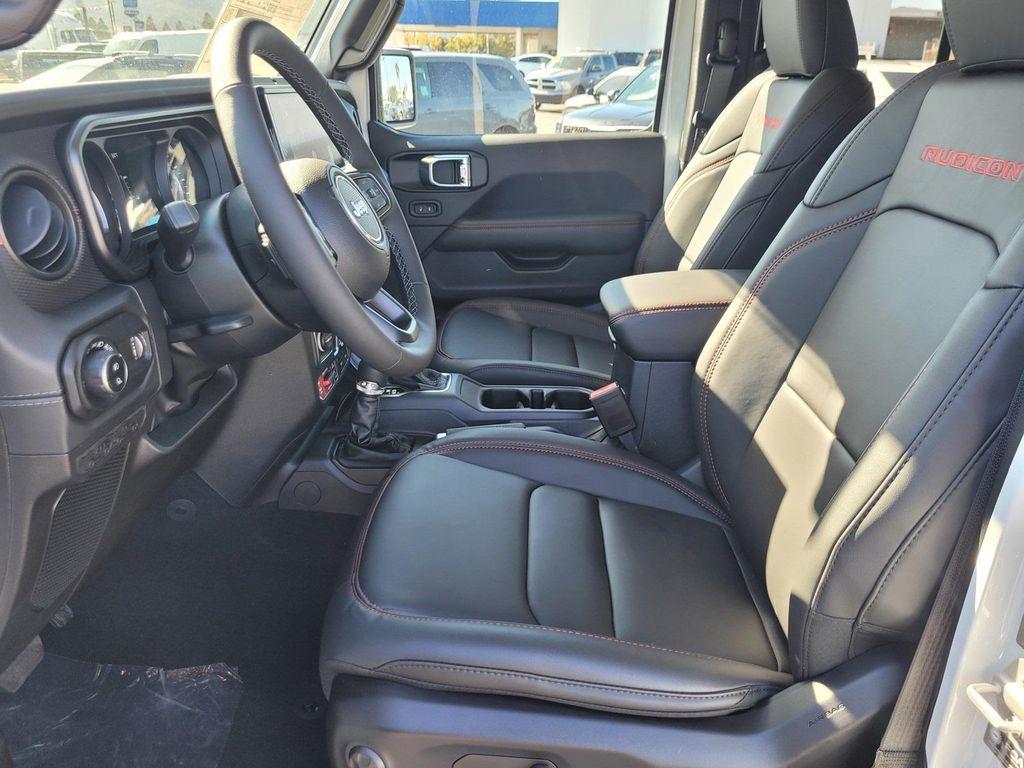 new 2025 Jeep Gladiator car, priced at $47,995