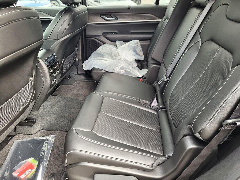 new 2025 Jeep Grand Cherokee L car, priced at $57,005
