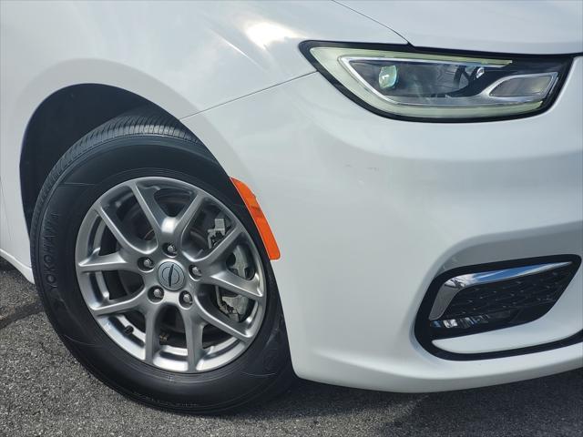 used 2022 Chrysler Pacifica car, priced at $27,792