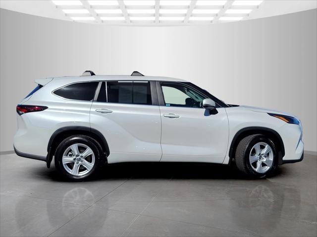 used 2024 Toyota Highlander car, priced at $39,994