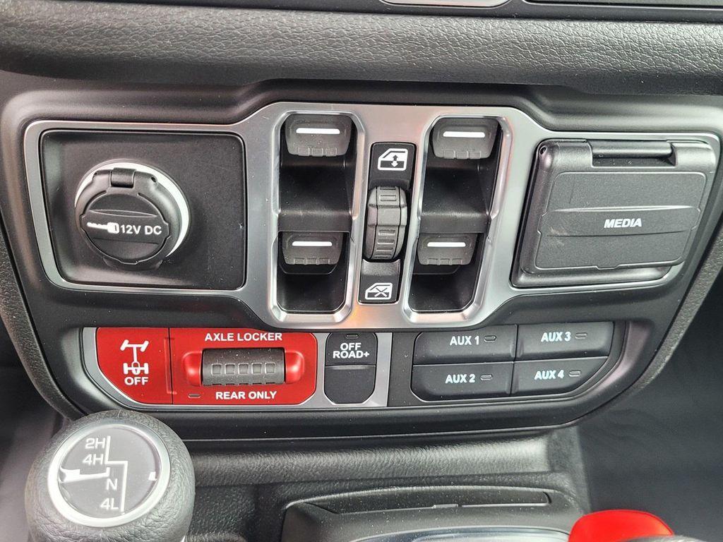 new 2025 Jeep Wrangler car, priced at $53,425