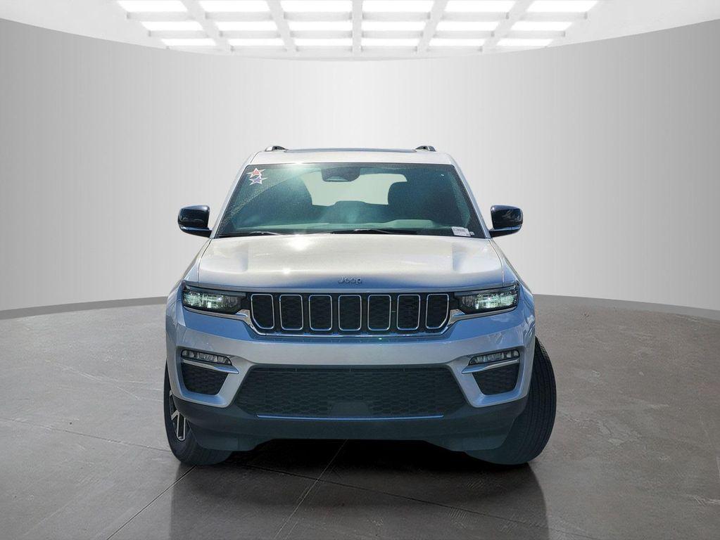new 2025 Jeep Grand Cherokee car, priced at $45,560