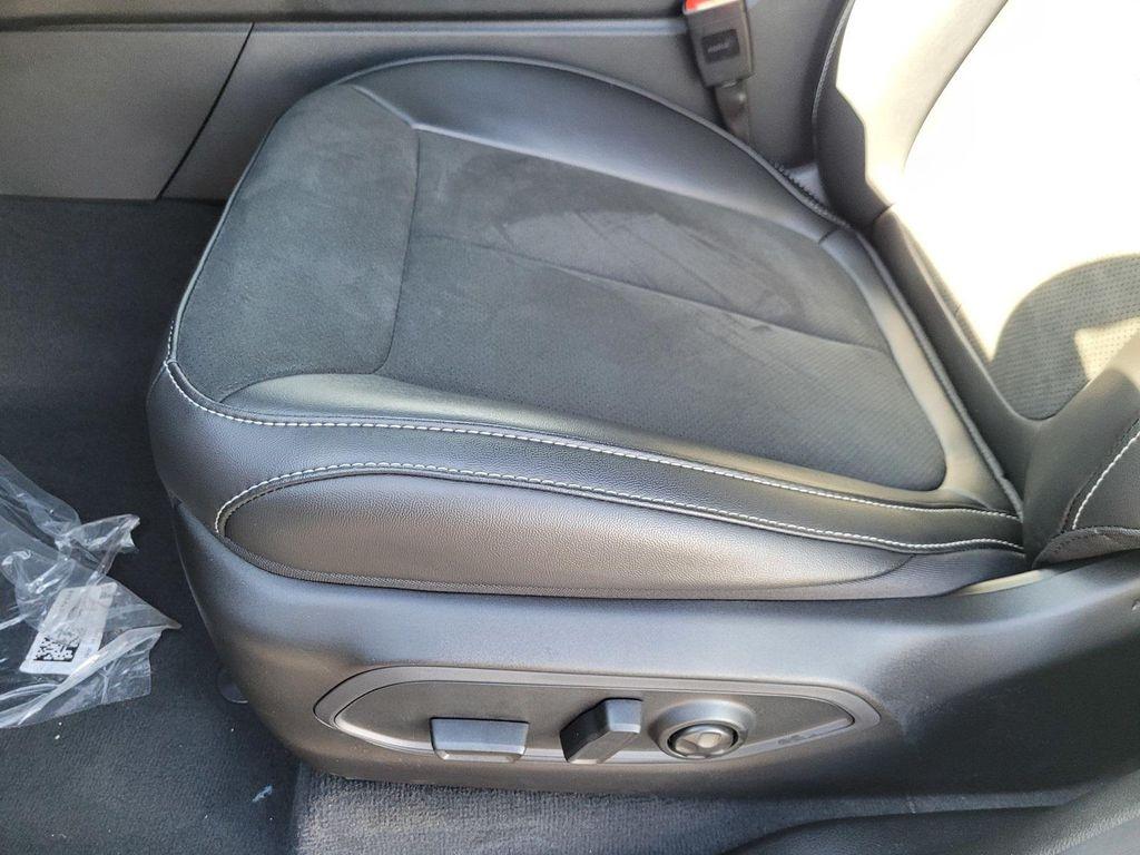 new 2025 Jeep Grand Cherokee car, priced at $42,950