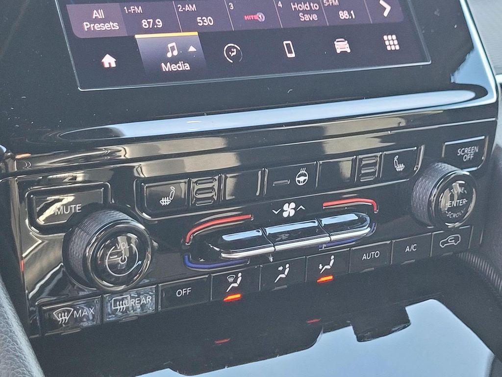 new 2025 Jeep Grand Cherokee car, priced at $42,950