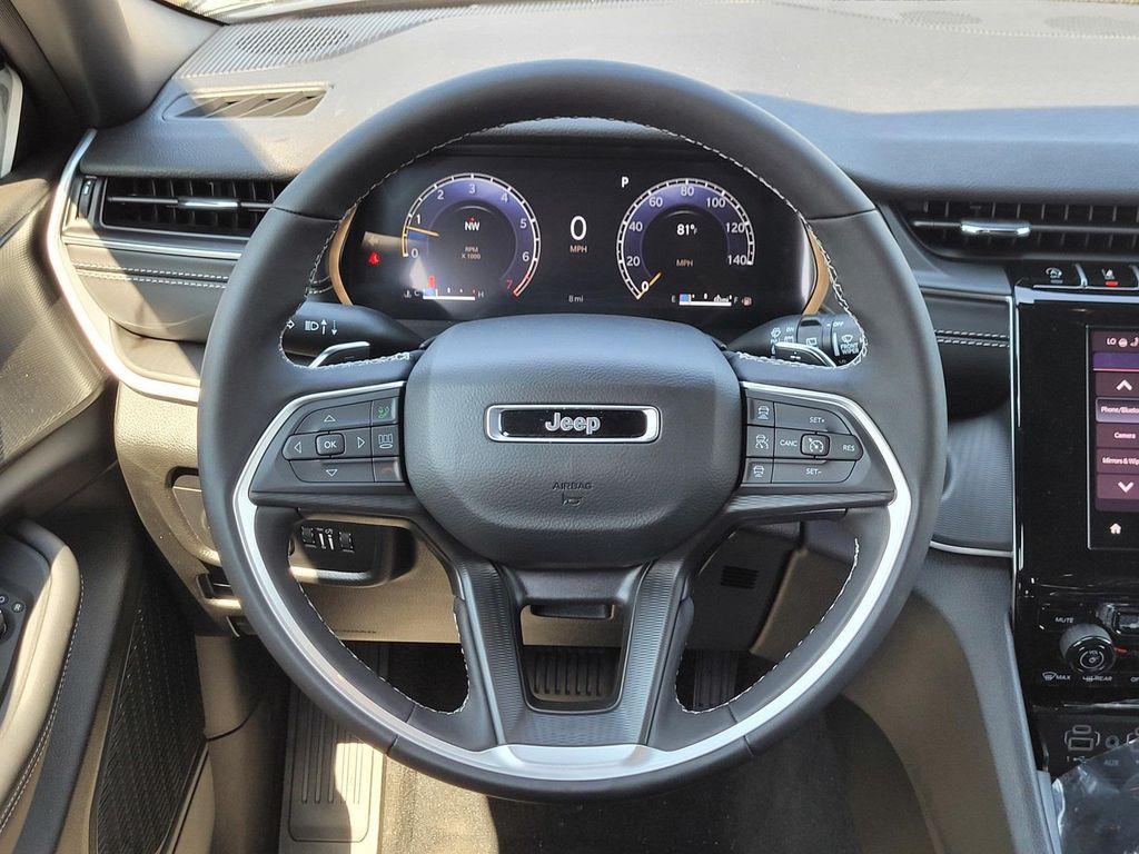 new 2025 Jeep Grand Cherokee car, priced at $39,920