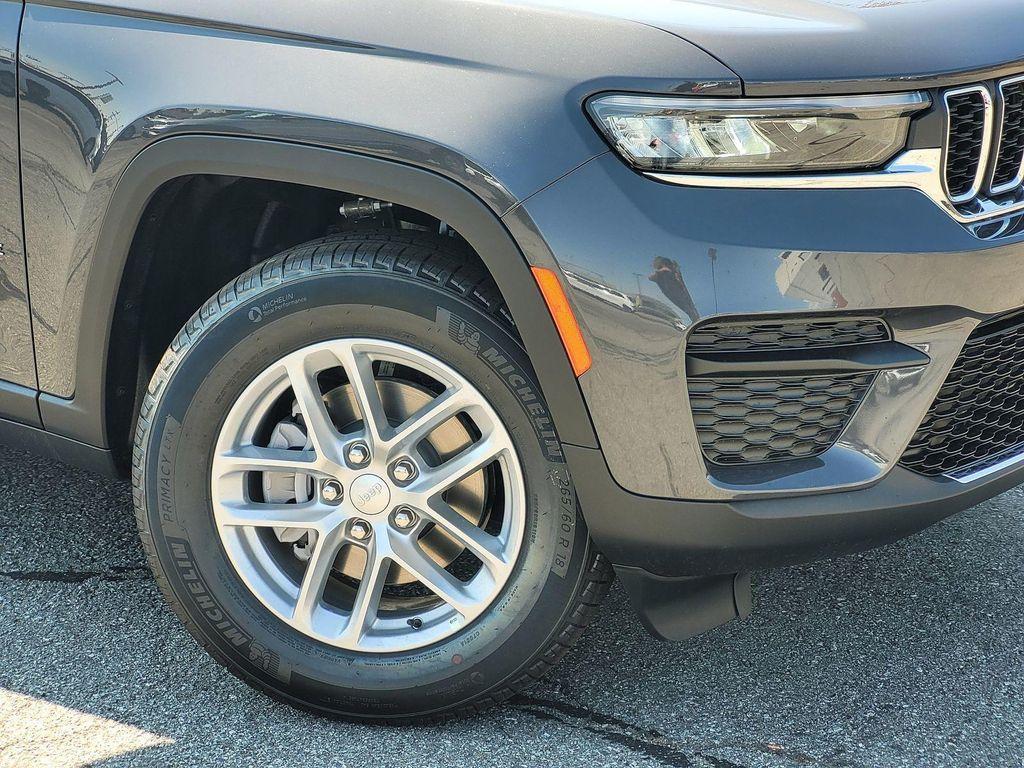 new 2025 Jeep Grand Cherokee car, priced at $39,920