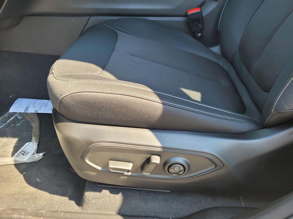 new 2025 Jeep Grand Cherokee car, priced at $39,920