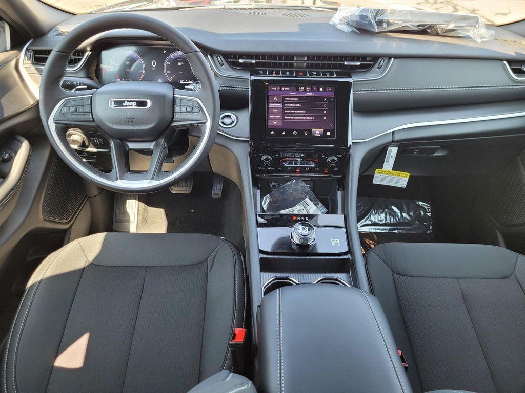 new 2025 Jeep Grand Cherokee car, priced at $39,920
