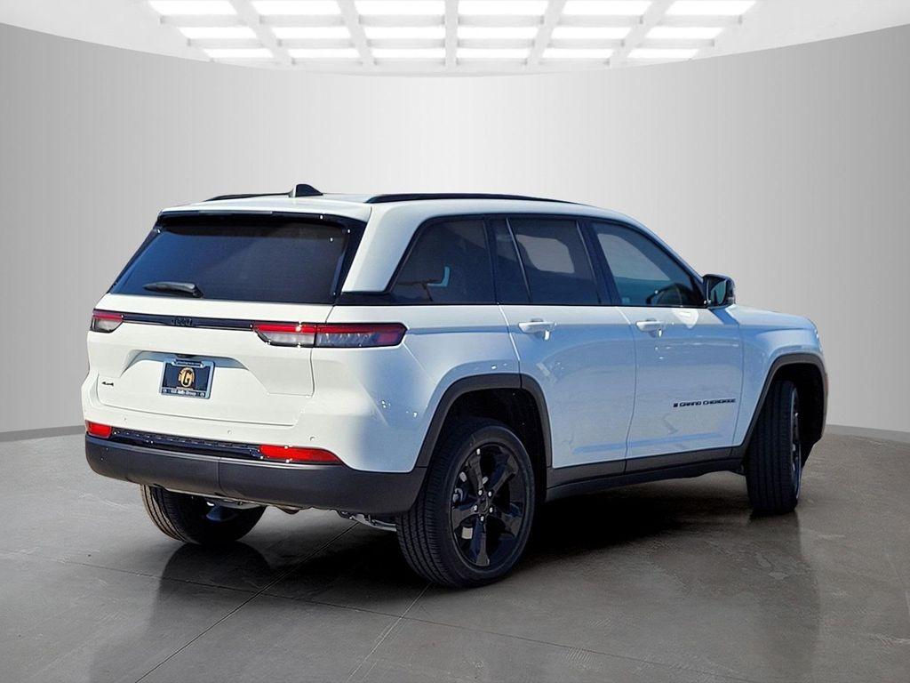 new 2025 Jeep Grand Cherokee car, priced at $40,745