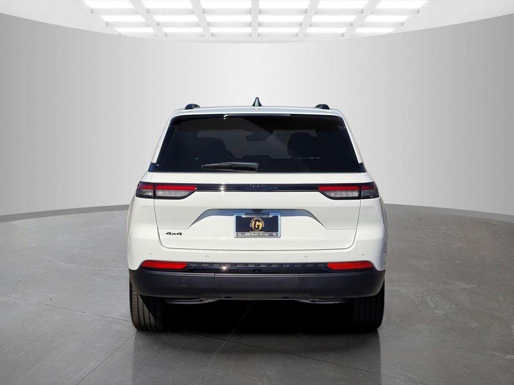 new 2025 Jeep Grand Cherokee car, priced at $40,745