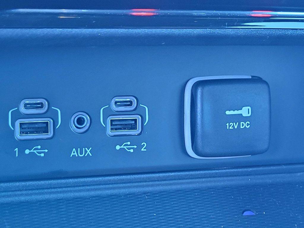 new 2025 Jeep Grand Cherokee car, priced at $40,745